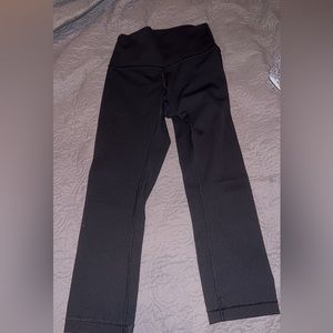 cropped black lululemon leggings